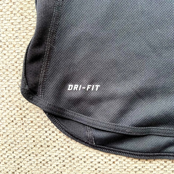 Nike Dri-Fit Short Sleeved Women’s Performance Shirt | Size Large - Picture 3 of 6